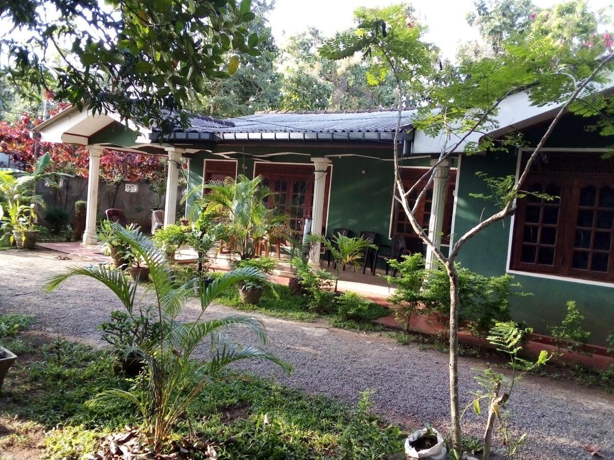 Elephant Safari Lodge Sigiriya Junction Habarana Kültér fotó
